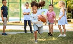 La investigación apoyada por los NIH está encontrando nuevas formas de diagnosticar y tratar las conmociones cerebrales en niños. 