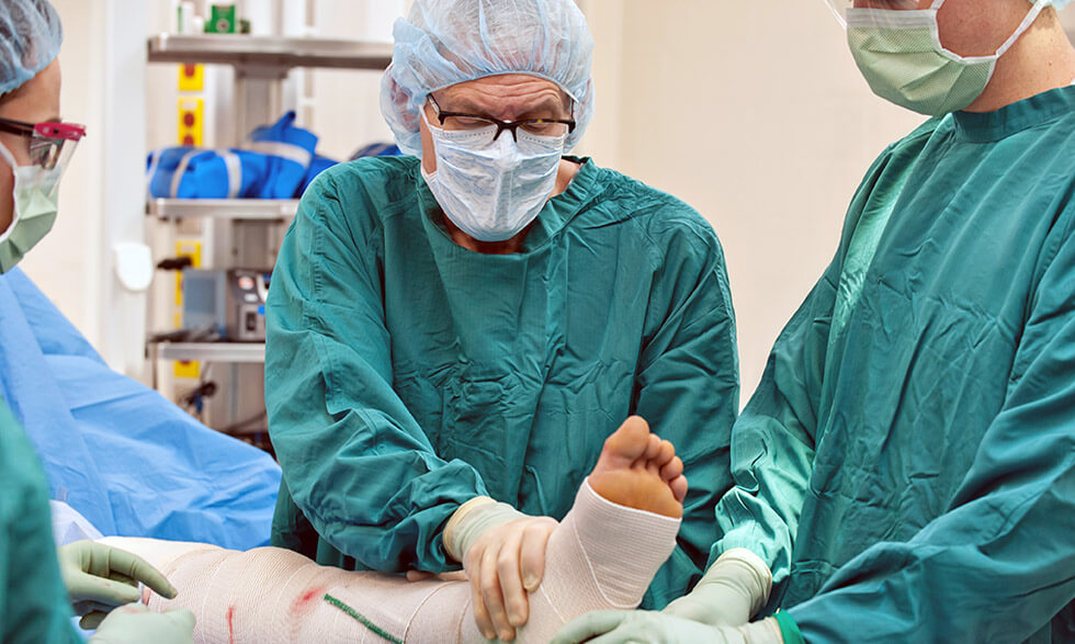 Leading vascular researcher Thomas Wakefield, M.D., performs surgery.  