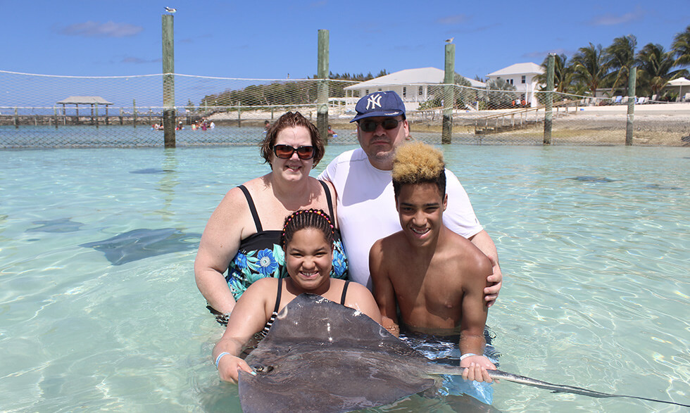 La familia Lanzara de vacaciones. De izquierda a derecha Mary, Darryl, Merita y Luis. 