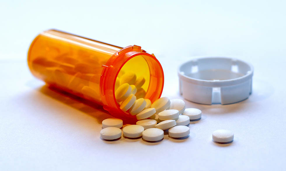 Los opioides, como el fentanilo y la oxicodona, se suelen recetar para el dolor intenso y pueden ser muy adictivos. 